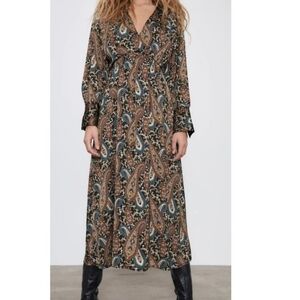 BRAND NEW. Zara Pailsey Dress. Size small.